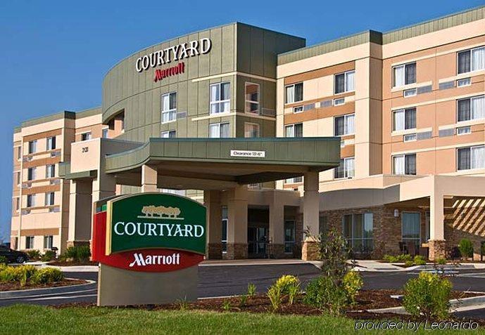 Готель Courtyard By Marriott Солсбері Екстер'єр фото